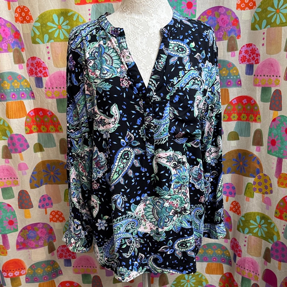 Bailey & Chloe Long Sleeve Button Down Blouse. XL